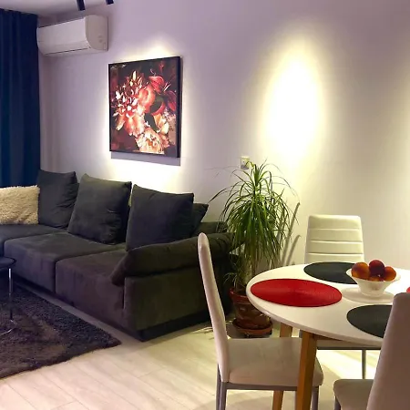 Daire апартамент немо -цял апартамент-104кв м- 2 спални-1 всекидневна -1 баня- 1 кухня- 600m Oт плажа
